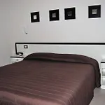 Отель Hotel Italia