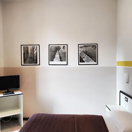 Hotel Italia 3*