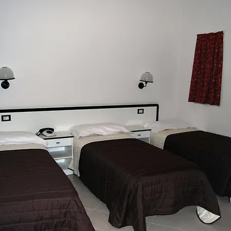 Ξενοδοχείο Italia 3*