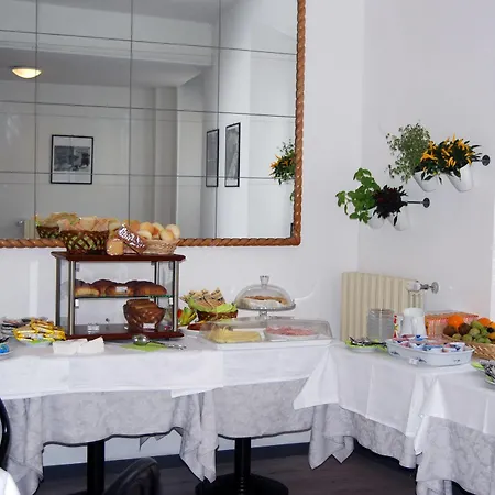 Hotel Italia 3*