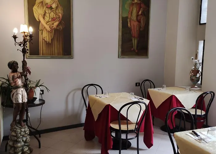 Отель Hotel Italia