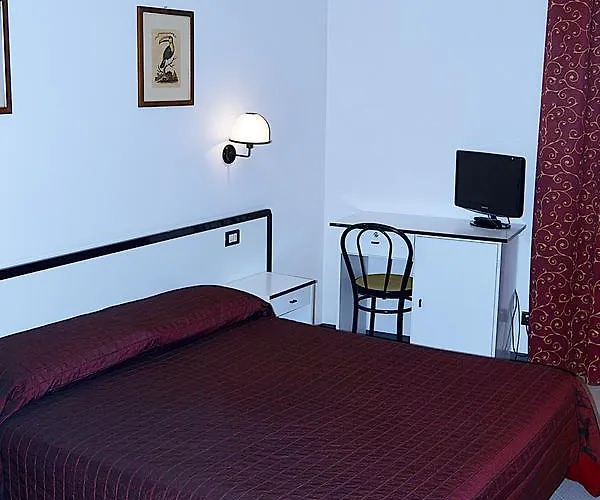 Hotel Italia 3*